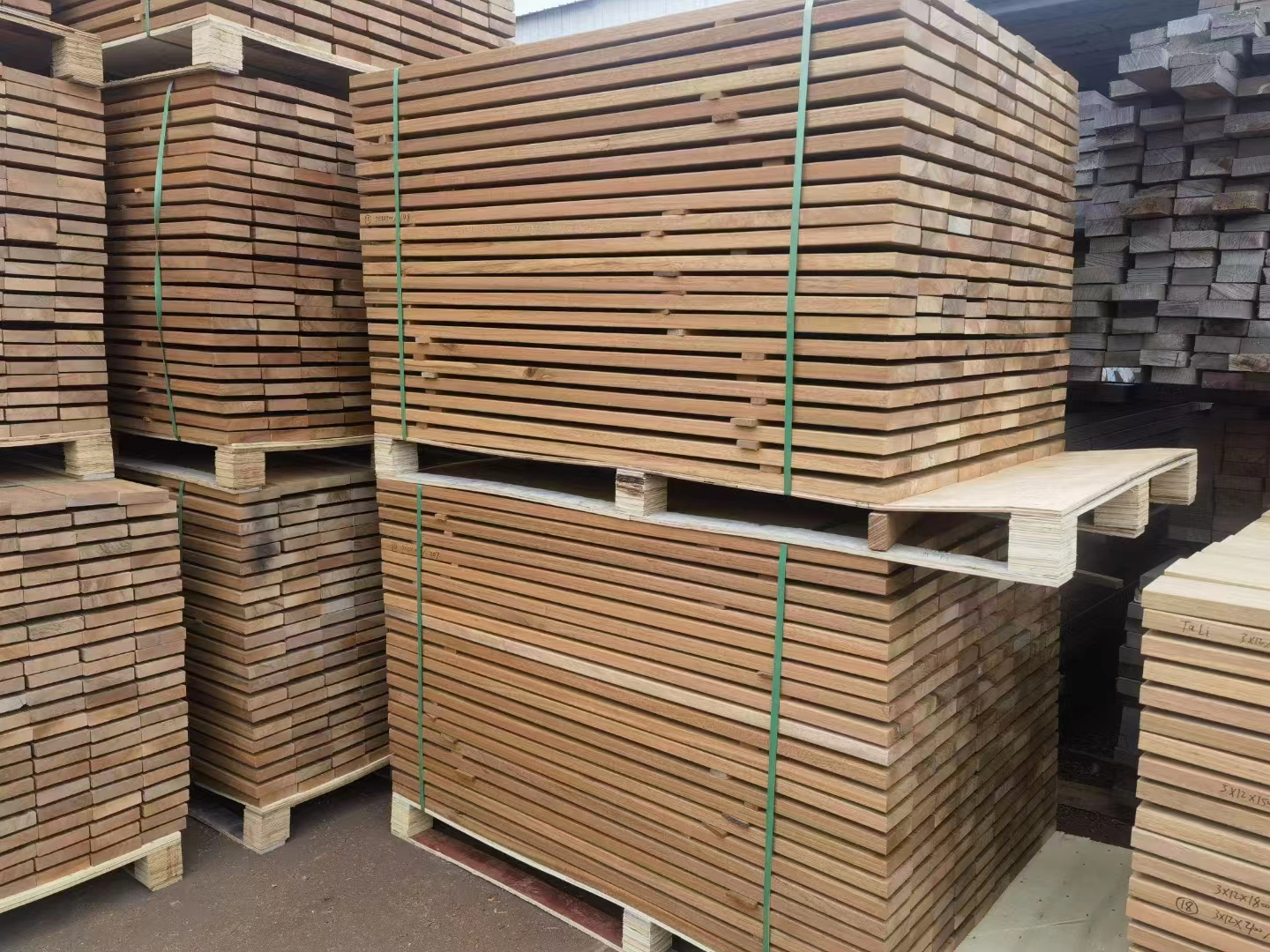 Factory direct wholesale high quality 100% solid wood paving wood