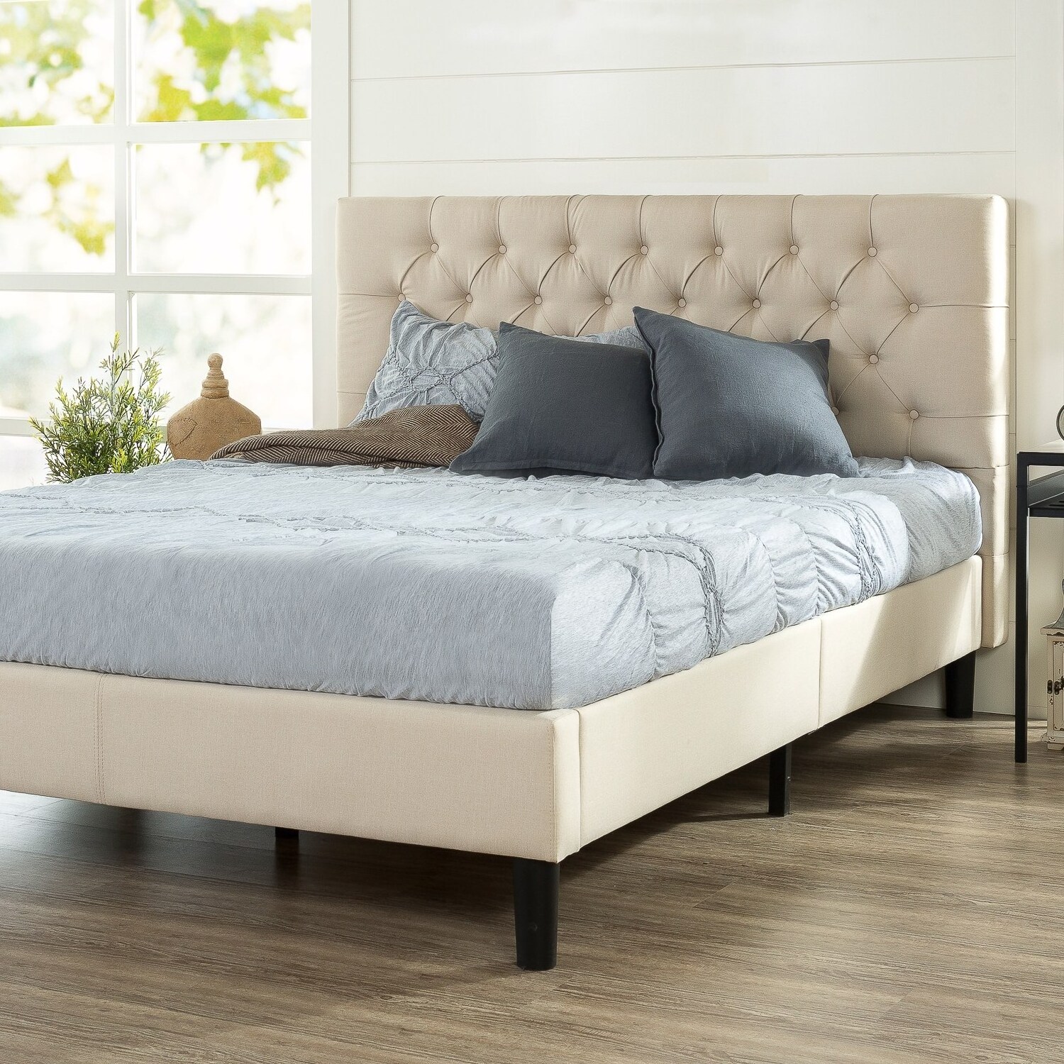 Home use beds Super Low price high quality velvet fabric beds Beige color platform upholstered bed furniture for Hotel