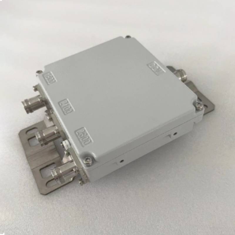 1710-1880/1920-2170/2500-2700 MHz Triple Band RF Passive Combiner or Cavity Triplexer