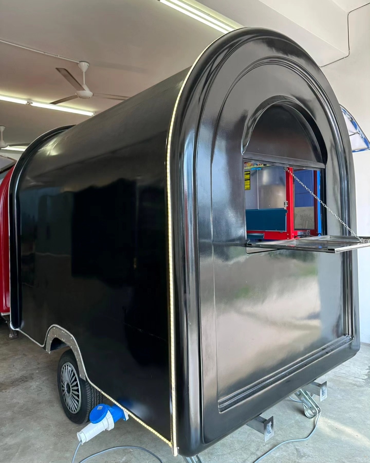 2023 New Design Fast Food Trailer in China/ Outdoor Hot Dog Snack Camper Cart/ Hamburger Pizza Ice Cream Camping Truck