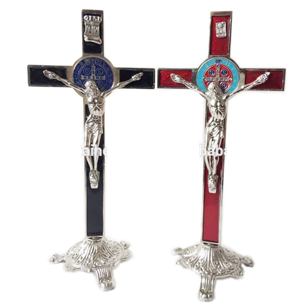 Custom design wholesale religious Jesus metal standing crucifix, decorative catholic wall cross