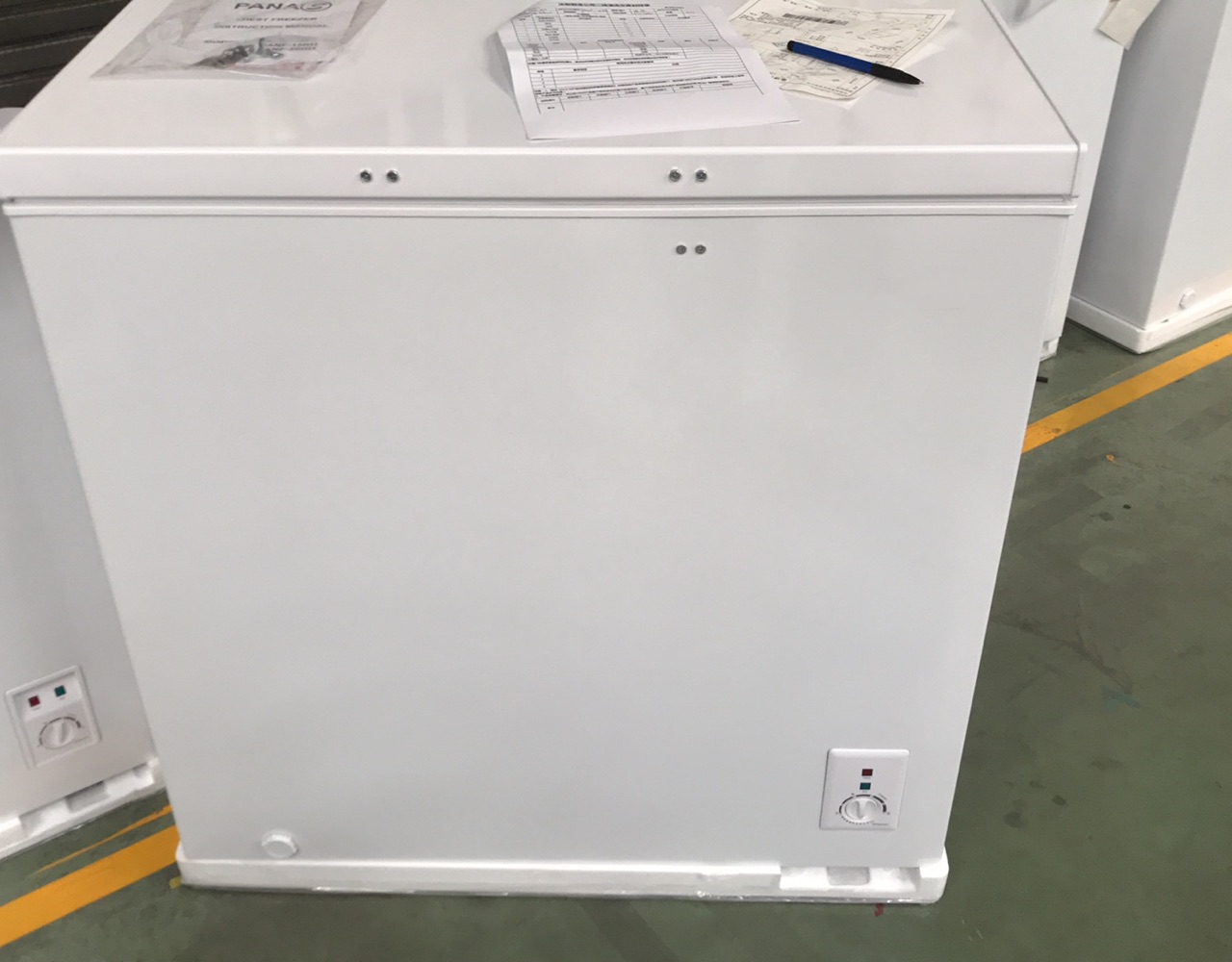 OEM 100L 150L 200L 250L 300L Single Door Chest Freezer Top Open White Deep Freezers