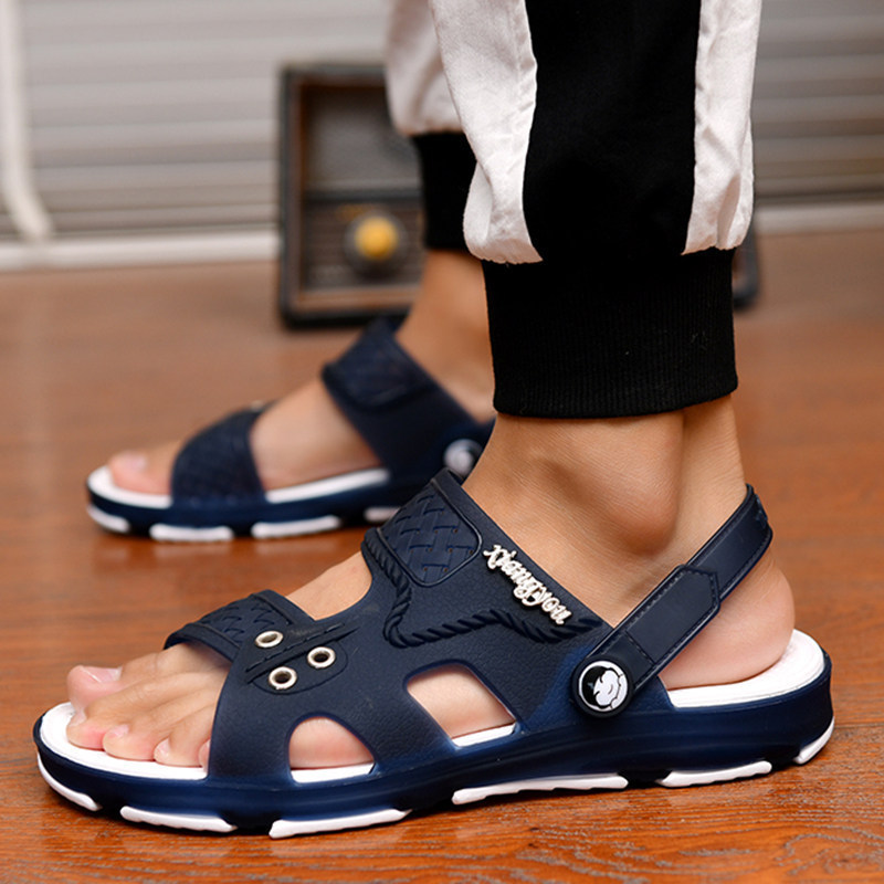 Hot wholesale new summer men's sandals large size flat shoes men's beach flip-flop slippers