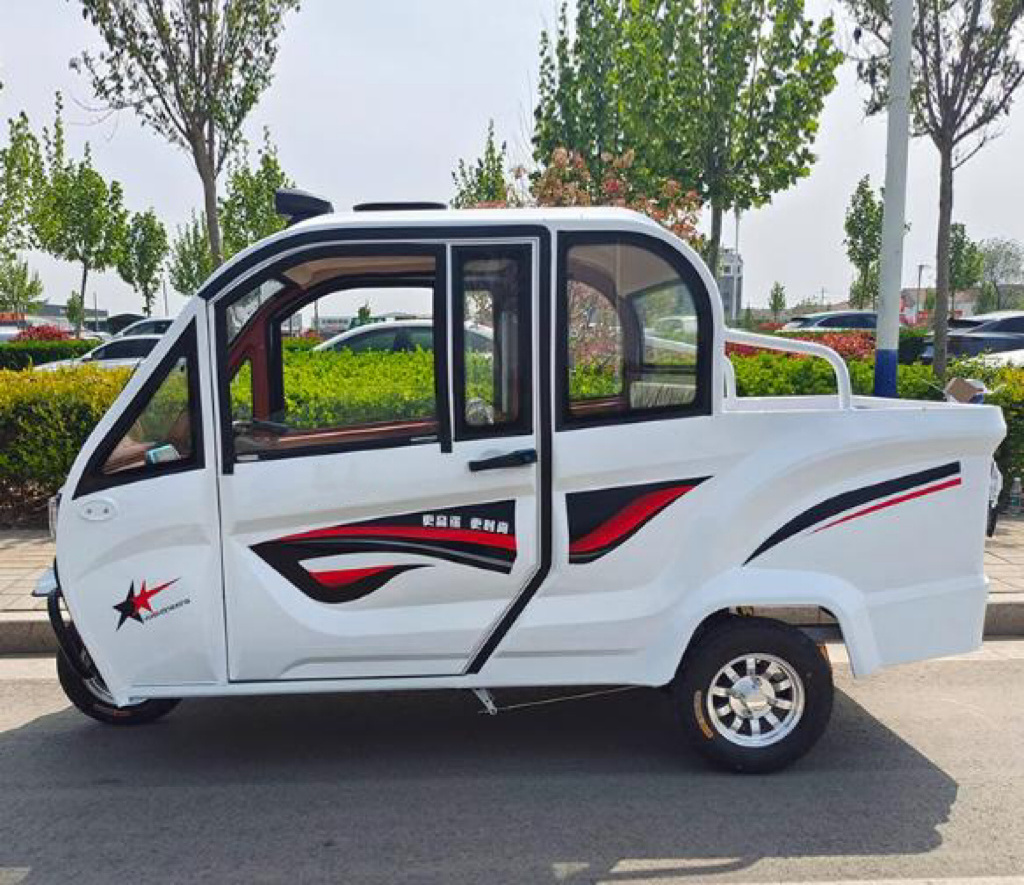 2023 motorized tricycle 650w 3 wheels vehicles small tuk tuk car elderly electric passenger tricycle for adults