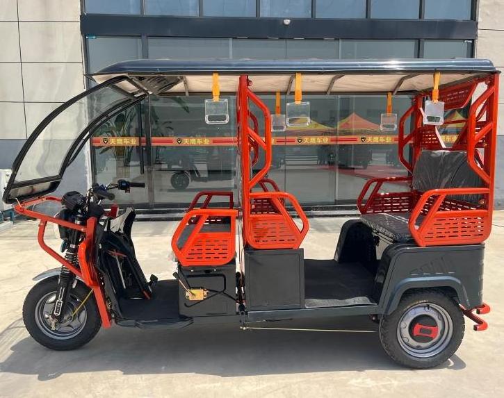 2024 China Best Selling Tuk Tuk Taxi 1500w Motor electric Tricycle for Sale 3 wheel motorcycle for taxi with low price