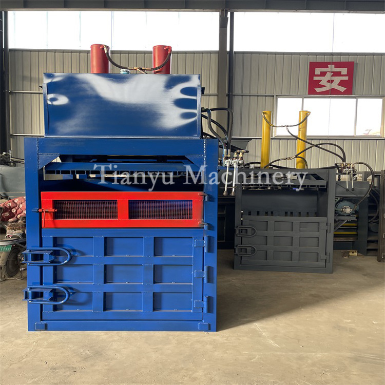 Hydraulic Press Waste Pet Plastic Paper Metal Compactor Press Machine Mini Agricultural Silage Wheat Hay Straw Baler Machine