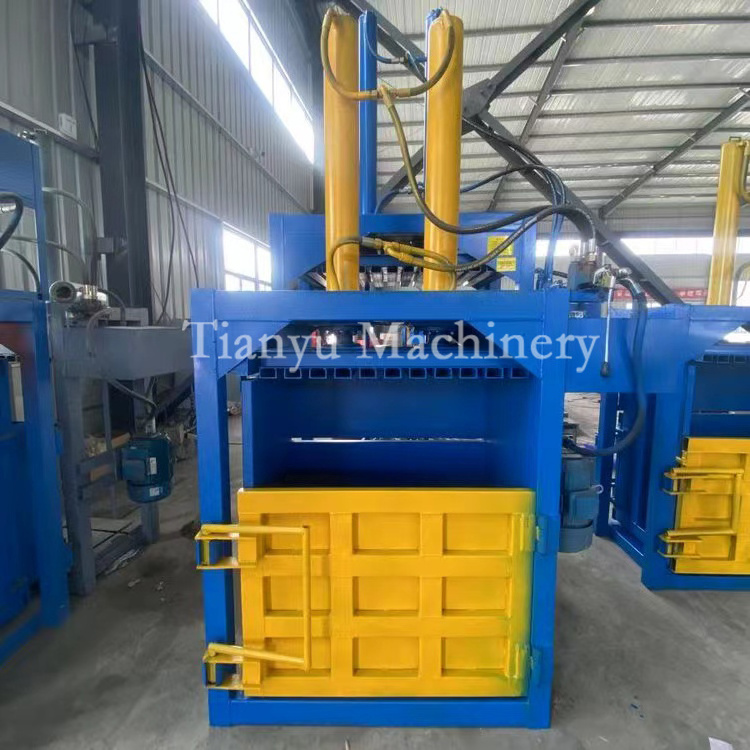 Hydraulic Press Waste Pet Plastic Paper Metal Compactor Press Machine Mini Agricultural Silage Wheat Hay Straw Baler Machine