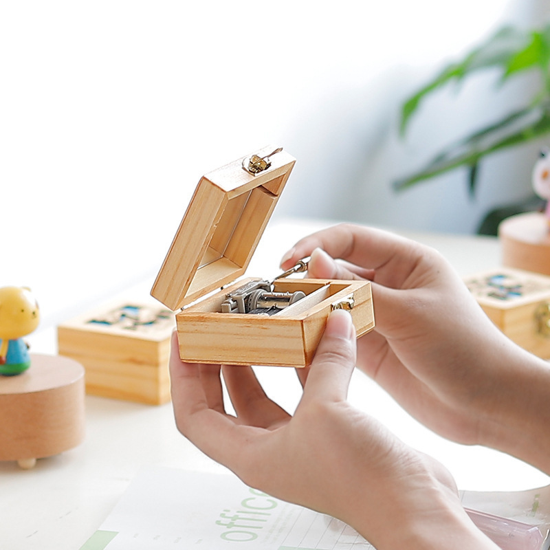 Creative Mini Wooden Hand Cranked Music Box with Mirror Best Gifts For Kids Birthday Christmas Valentine's Day