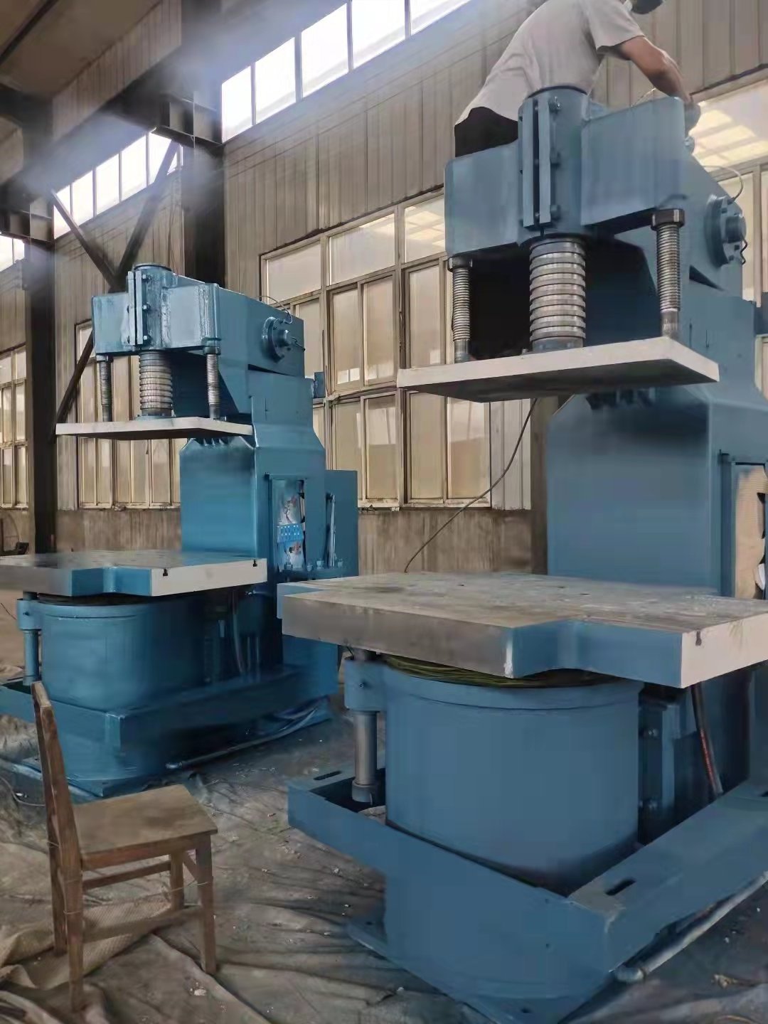 Manual Jolt Squeeze Microseism Moulding Machine Foundry Green Sand Casting Molding Machine