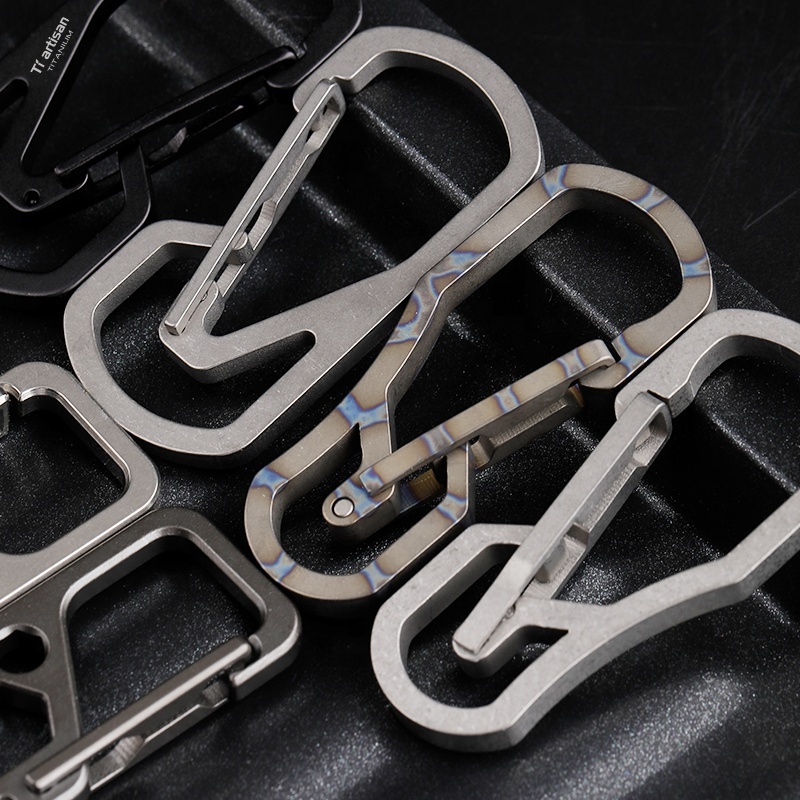 High-End Titanium Keychain Luxury Men Car Key Chain Key Ring Ultra Lightweight EDC Carabiner Holder The Best Gift For Men