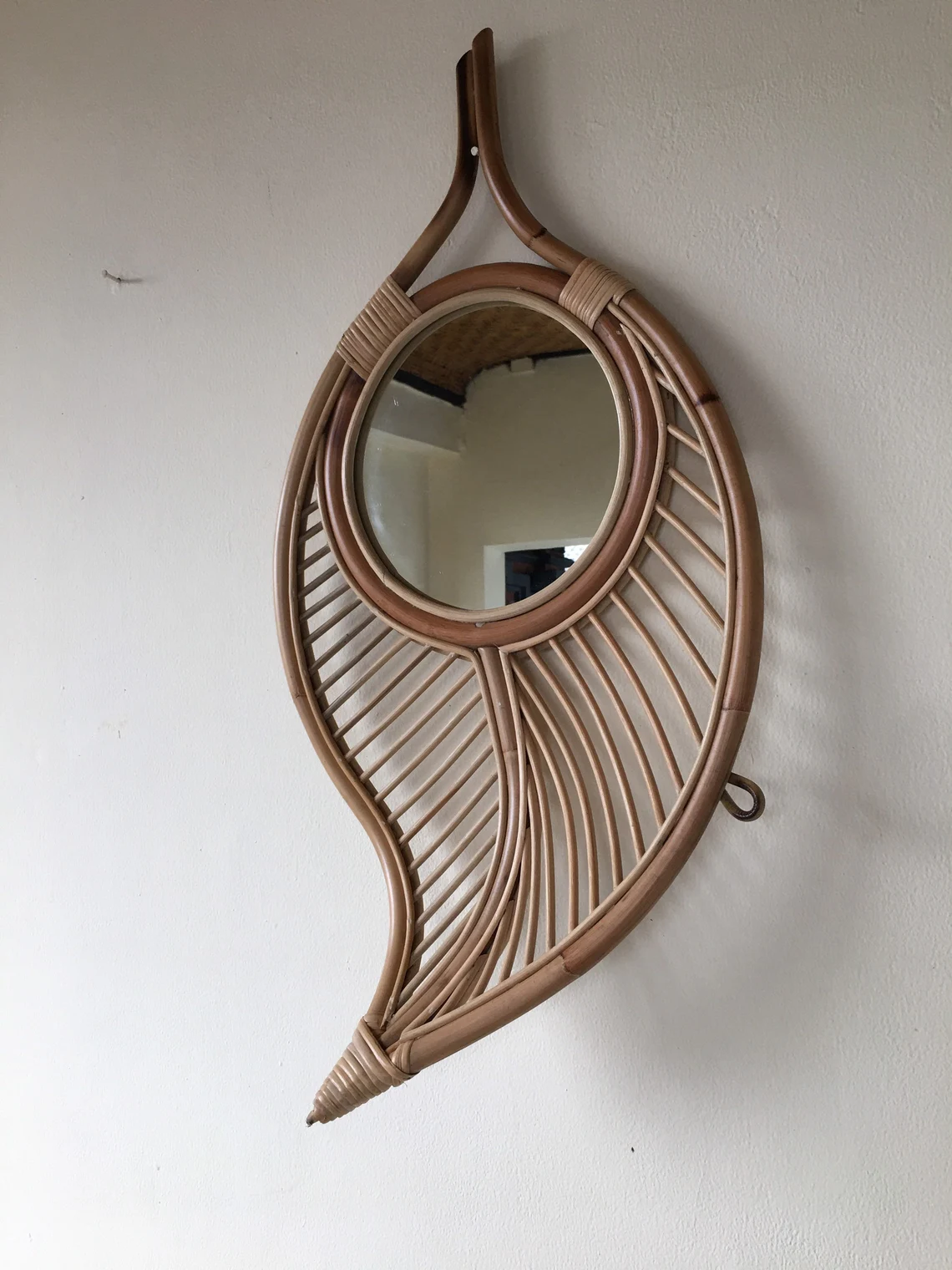 Decorative Hanging Mirror Rattan Sunflower Circular Wall Mirror Decor Wicker Mirrors Made In Vietnam