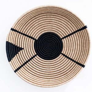 Hot Selling Multicolor Adorable Flower Round Handicraft Rattan Wicker Seagrass Plate Hanging Wall Decor For Livingroom