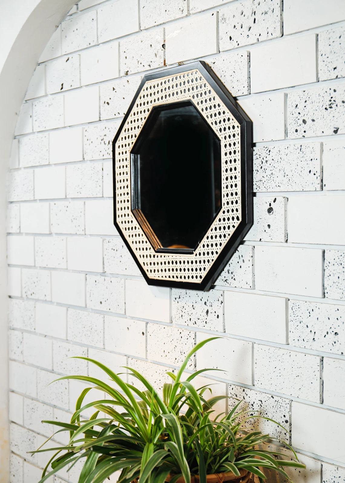 NEW ARRIVAL Wall Hanging 100% Handmade Round mirror with dark rattan border for wall decoration / GK20 made in Viet Nam