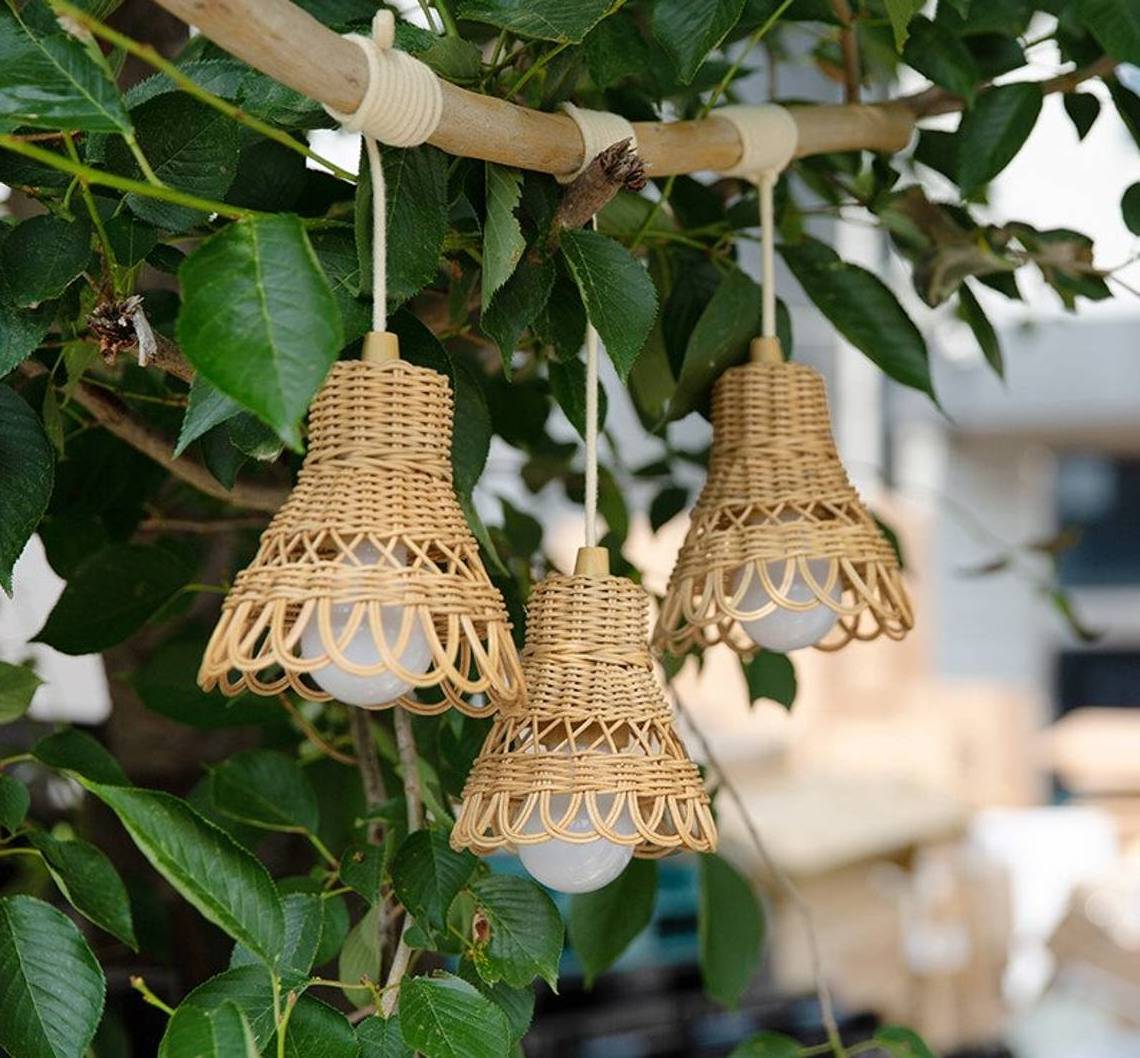 NEW PRODUCTS High Quality Small Rattan Pendant Light with Battery Operated Pull Cord LED Bulb Garden Decoration