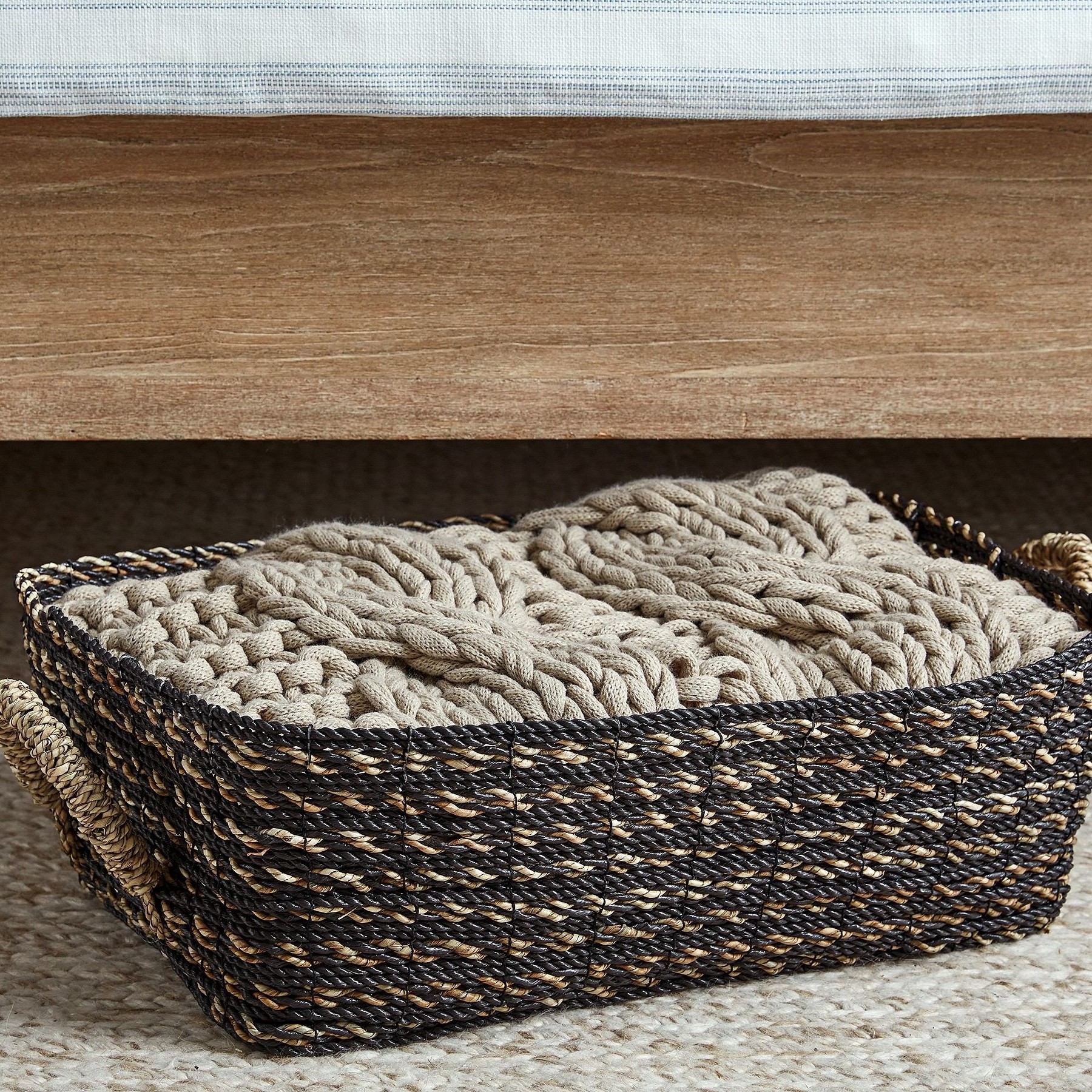 Wholesale Best Selling 2023 Premium Asher Handwoven Seagrass Underbed Basket for Decor Living Room Bathroom Kitchen Dining Room