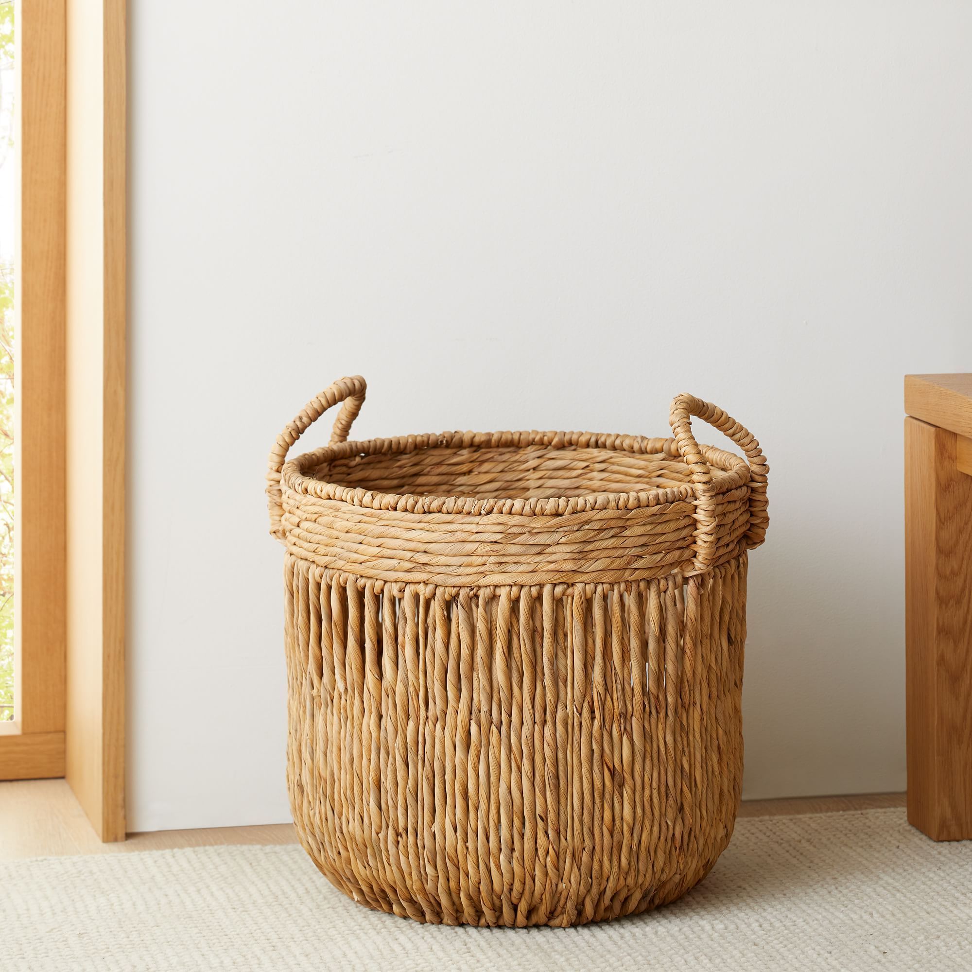 Wholesale 2023 Premium Vertical Lines Water Hyacinth Baskets - Modern Woven Storage, Boho Decor Accent, Natural Craftsmanship