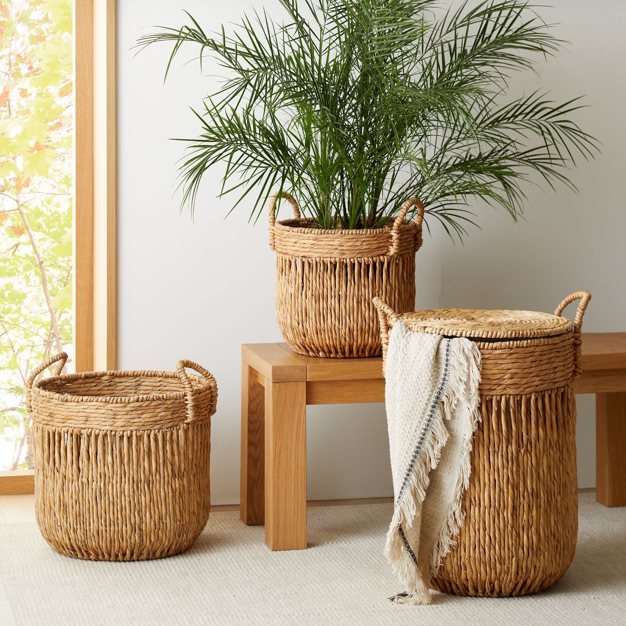 Wholesale 2023 Premium Vertical Lines Water Hyacinth Baskets - Modern Woven Storage, Boho Decor Accent, Natural Craftsmanship