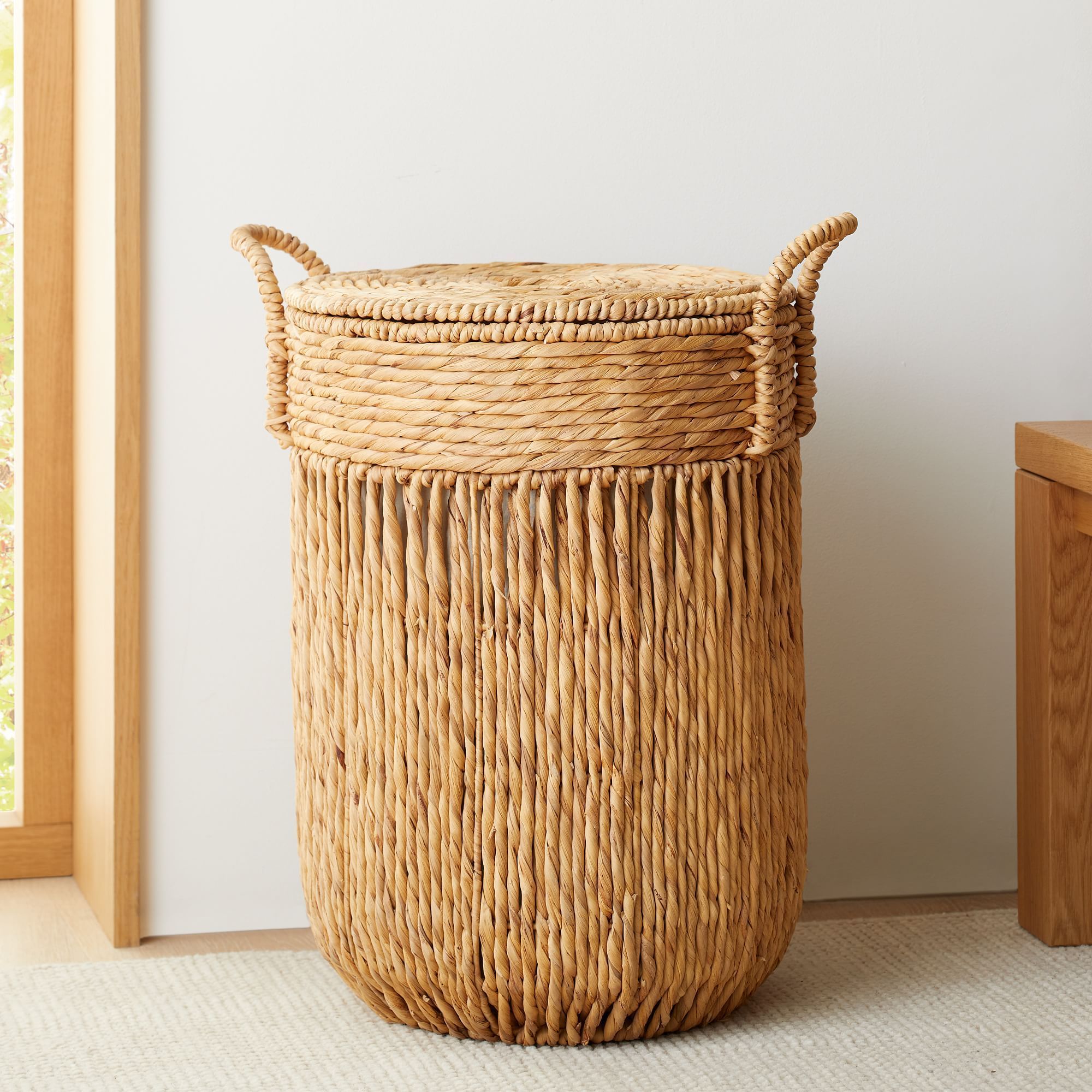 Wholesale 2023 Premium Vertical Lines Water Hyacinth Baskets - Modern Woven Storage, Boho Decor Accent, Natural Craftsmanship