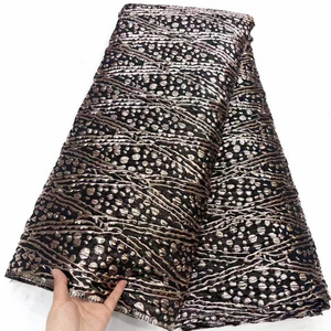 2024 wholesale 100% Polyester Textured Tinsel Floral Pattern Yarn Dyed Metallic Woven Brocade Jacquard Fabric For Dresses