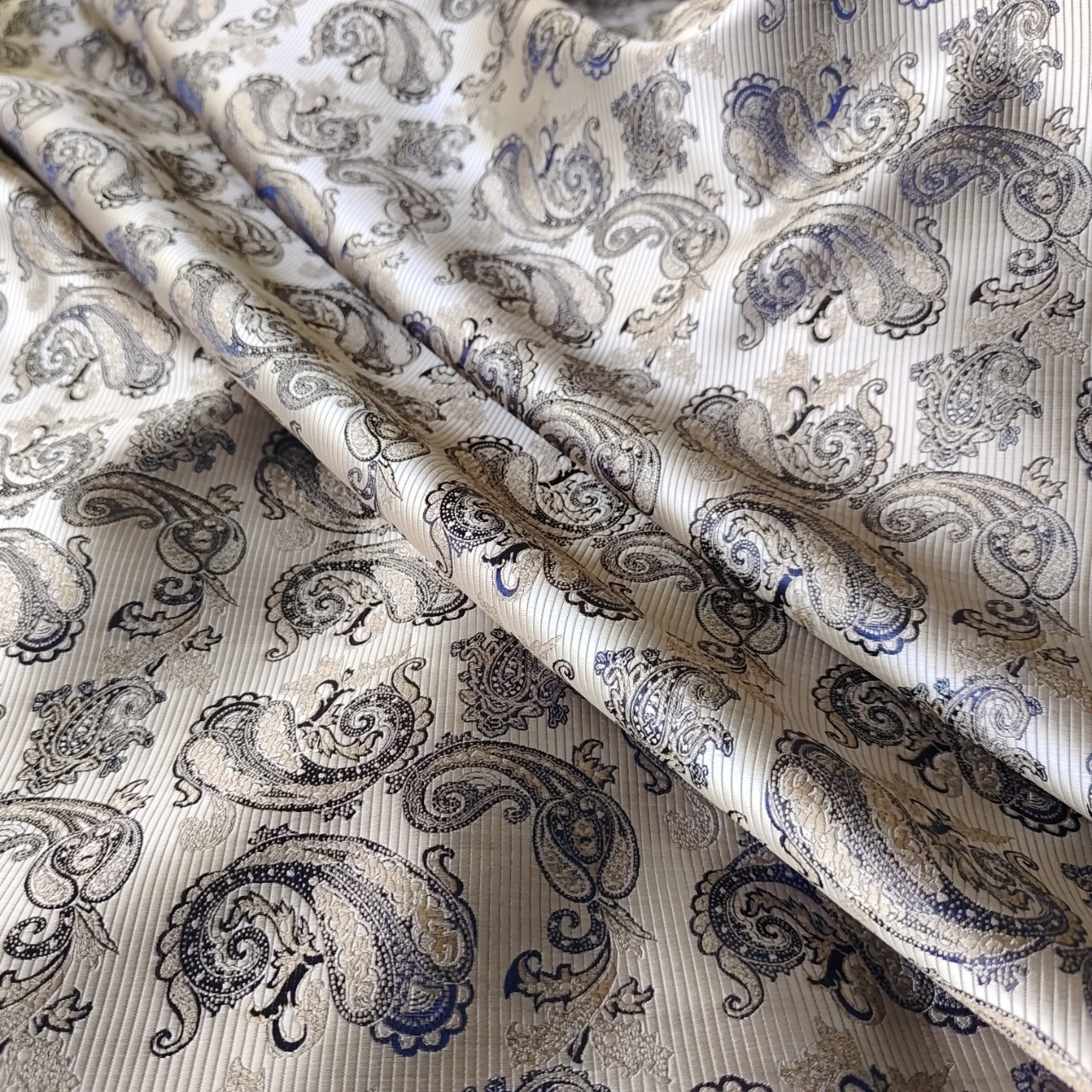 Designer Fabric Cheap Wholesales Price Polyester Floral Embossing Floral And Brocade Yarn Dyed Fancy Jacquard Fabric