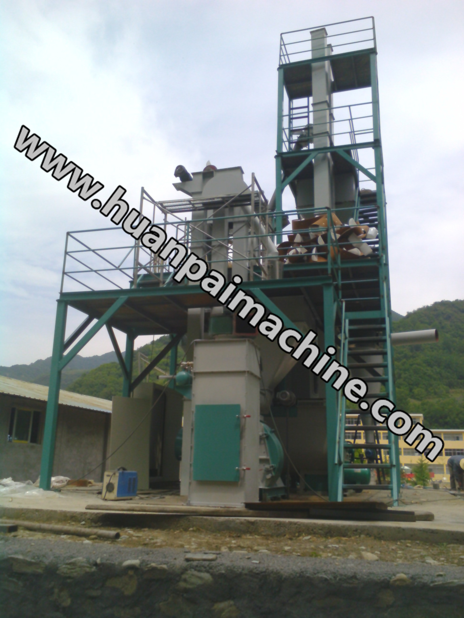 medium capacity 3-5 tons Poultry feed pellet production line/big feed mill plant/feed processing machine for cow pig chicken