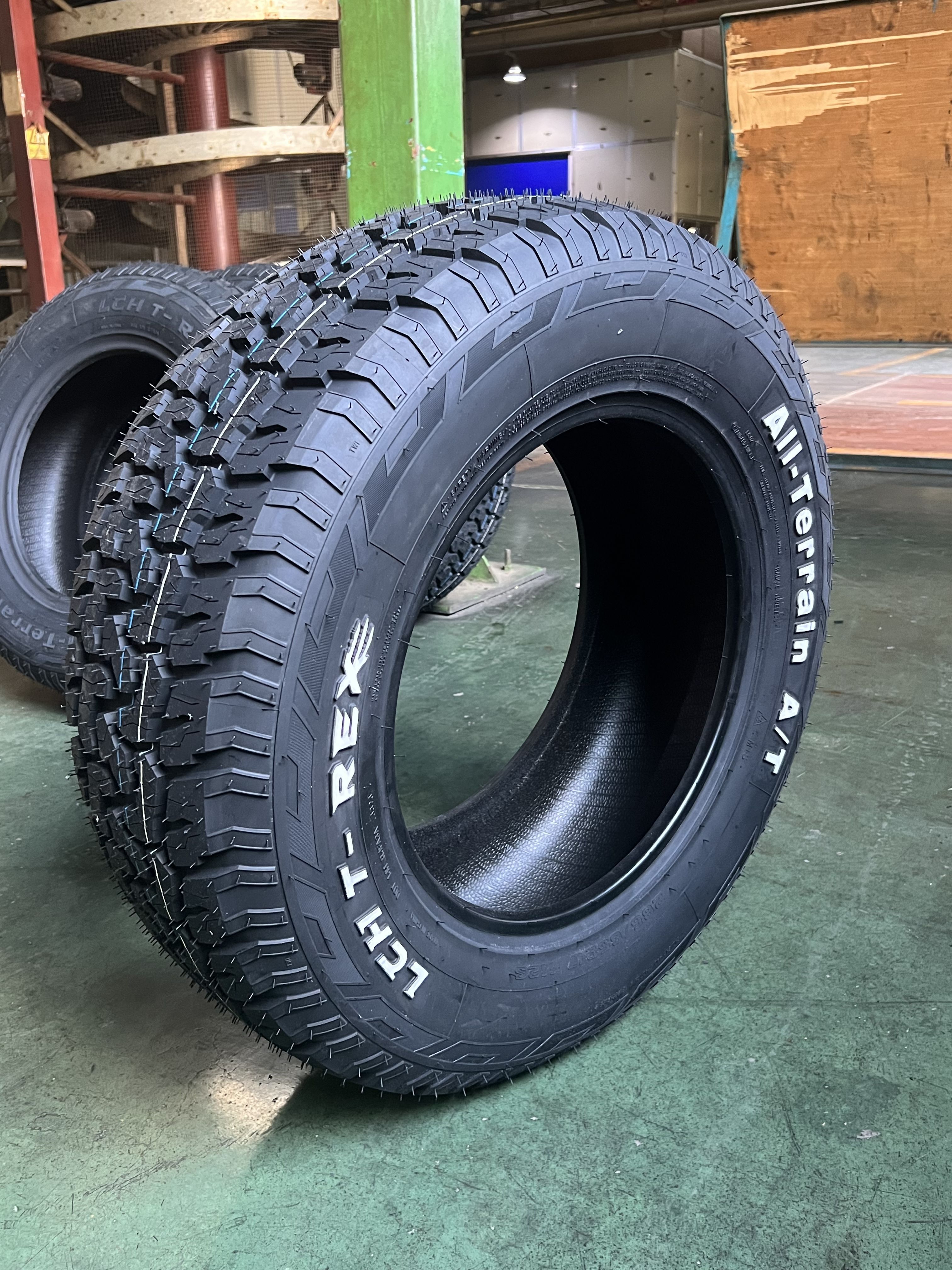 Wholesale Price Size 265/70R16 265/65R17 255/70R15C White Letter All Terrain AT Tyres Mud Terrain MT Tyres 4 Wheel Drive Tyres