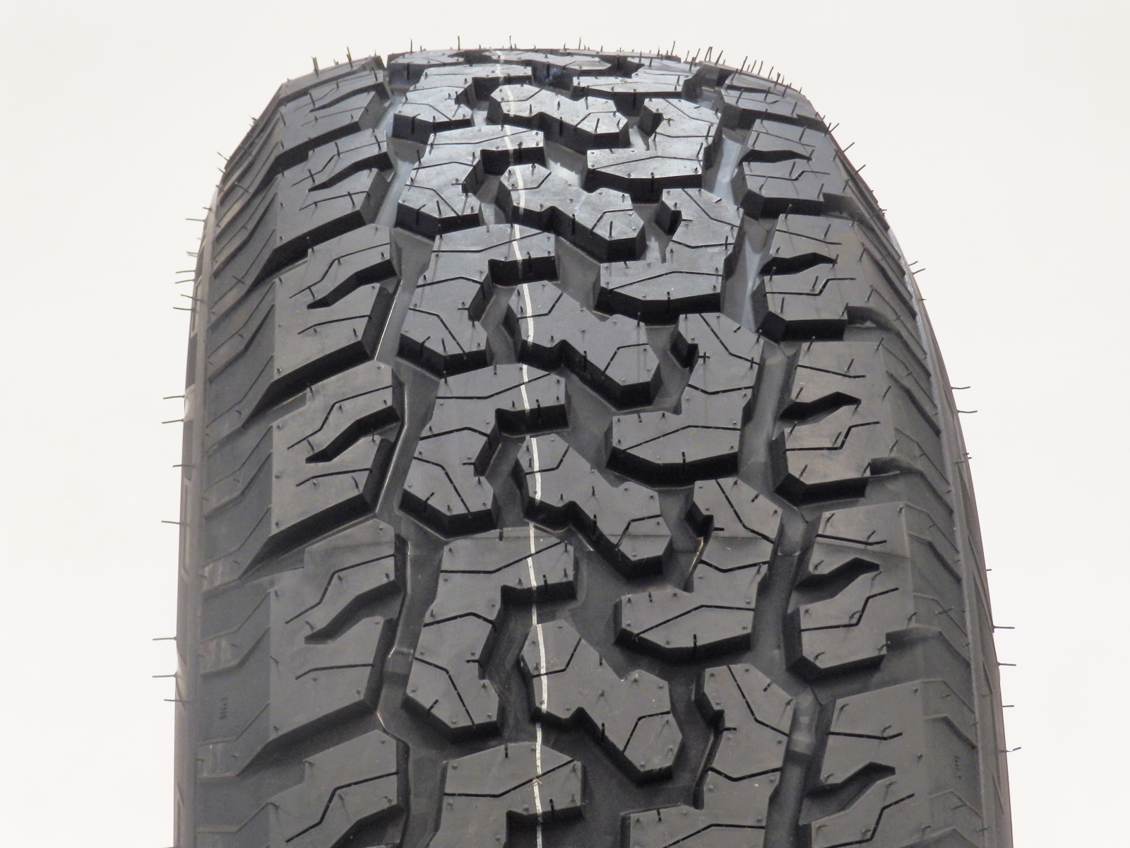 Best Price All Terrain 4x4 Off-road Vehicle High Quality Tyre 265/70R16 265/65R17 255/70R15  AT Tire