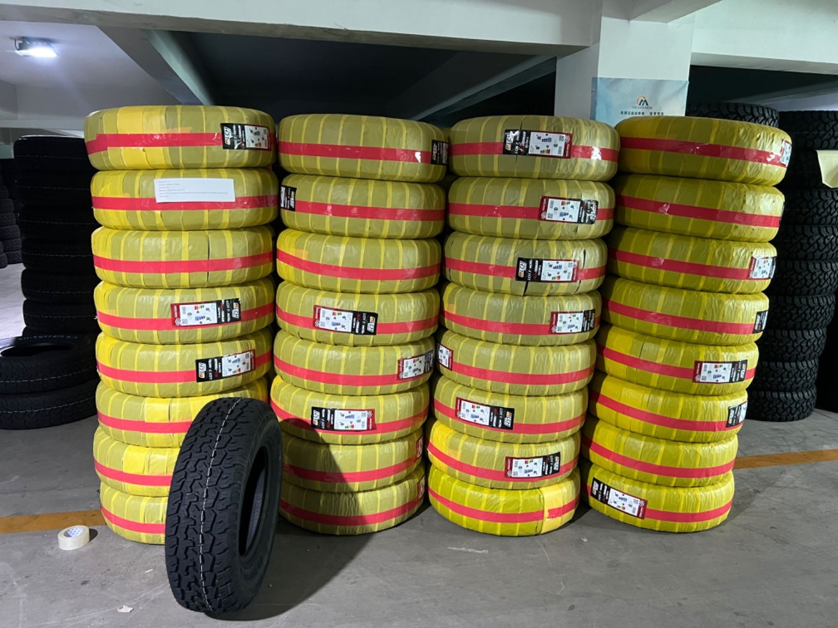 Good Quality DK365 215/70R16 225/70R16 225/75R16 235/70R16 245/70R16 265/70R16 215/60R17 225/60R17 Passenger Car Tyre PCR