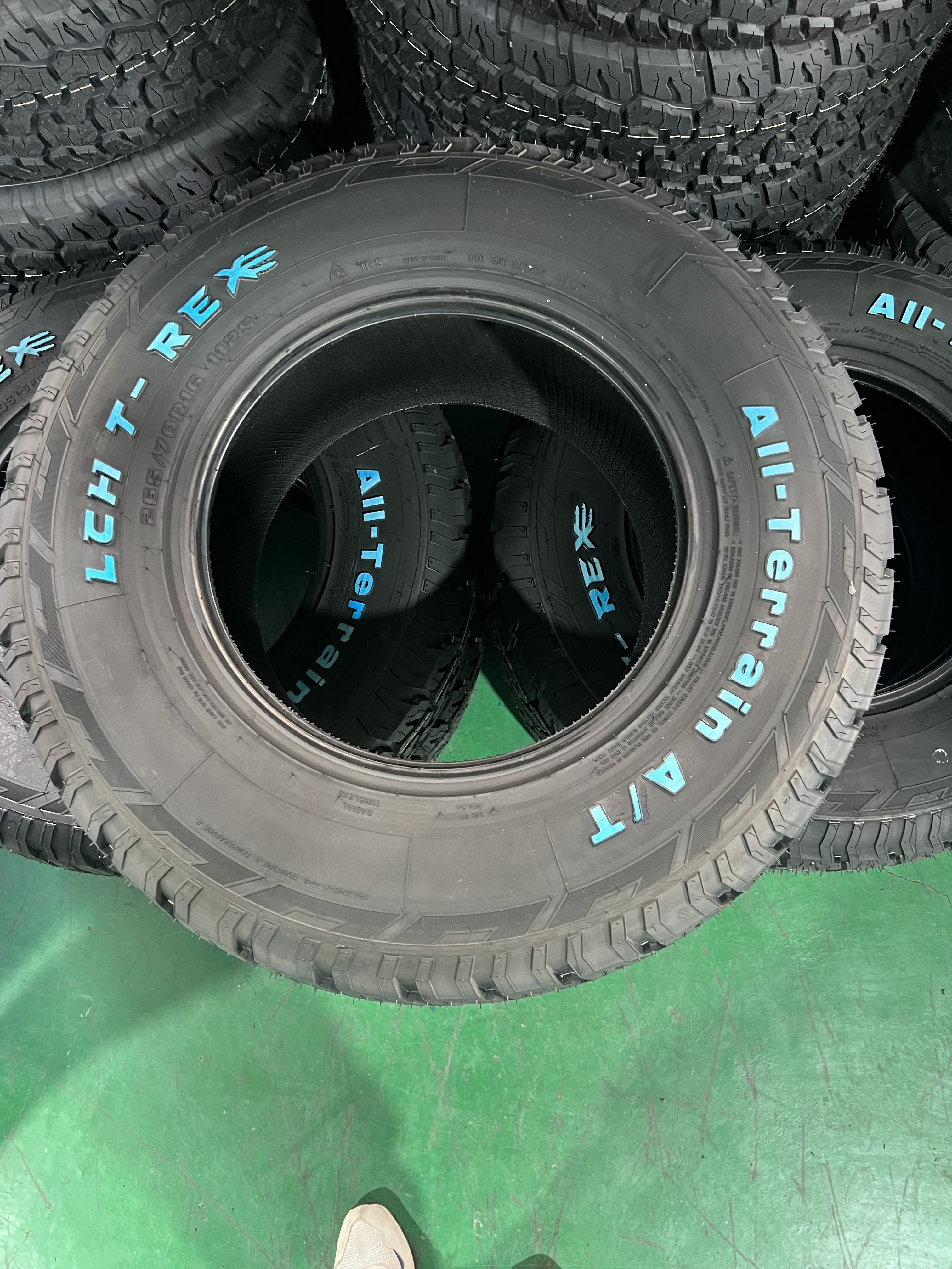 Chinese Factory Direct Sell Good Quality 255/70R15C White Letter All Terrain Tyres