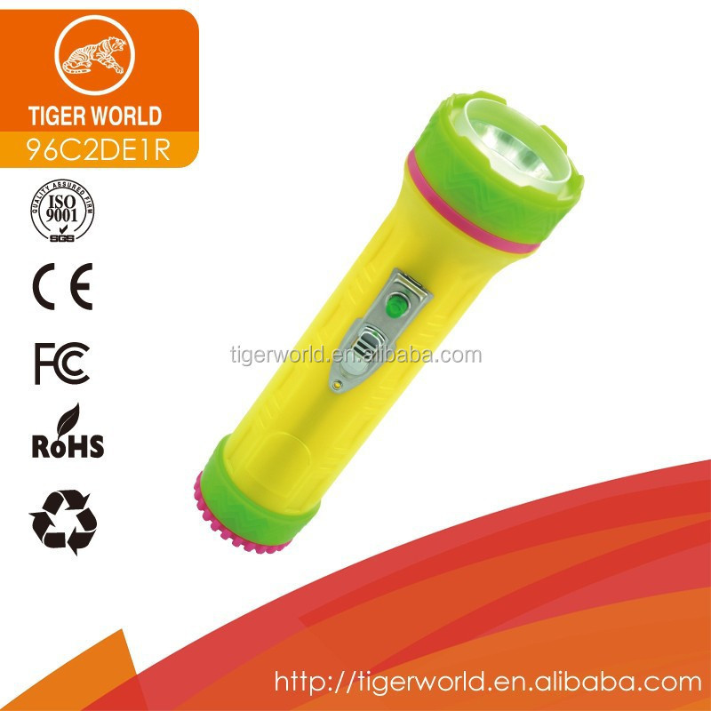 Portable plastic body 1000 lumen bright dry battery hand flashlight power light led torch for sale