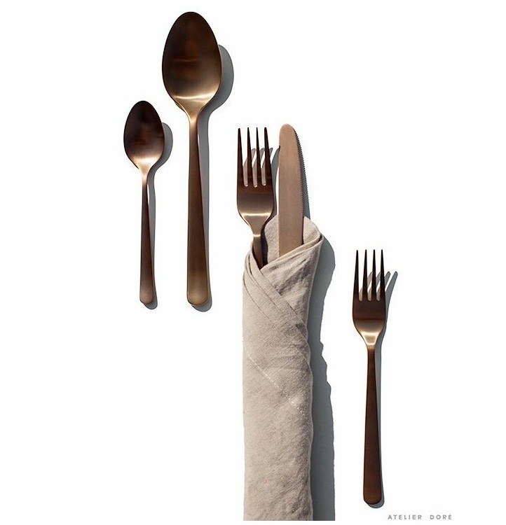 Vintage Design Metal Cutlery Set with Silver Finishing Metal Dinnerware Cutlery Kitchen Utensils With Best Price