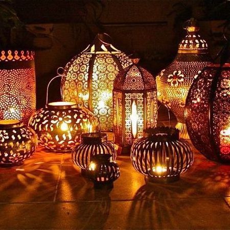 New Arrival Design Moroccan Lanterns Home Lightning Interior Decoration Medium Size Shiny Metal Lantern For Hotels Restaurants