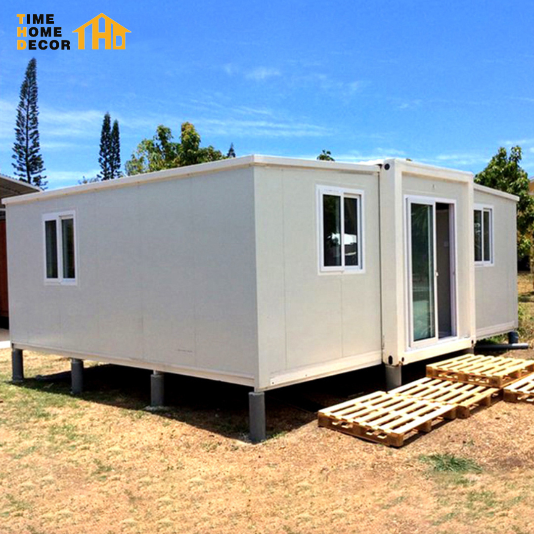 Modern Prefabricated House Container 2 Bedroom Mobile Container House With Container Pool