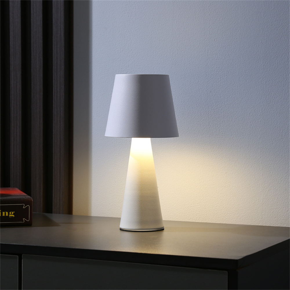 Modern Hotel Decoration Lighting Study Desk Cordless Bedroom Living Room Bedside Restaurant Rechargeable Luxury Touch Table Lamp