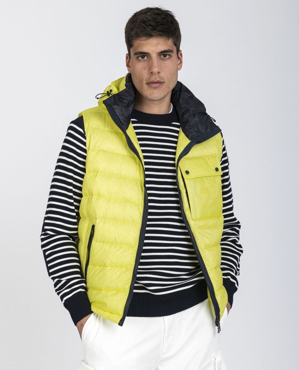 2022 OEM Men's High Quality Washable Winter sleeveless Puffer Jacket Made of 100% Polyester