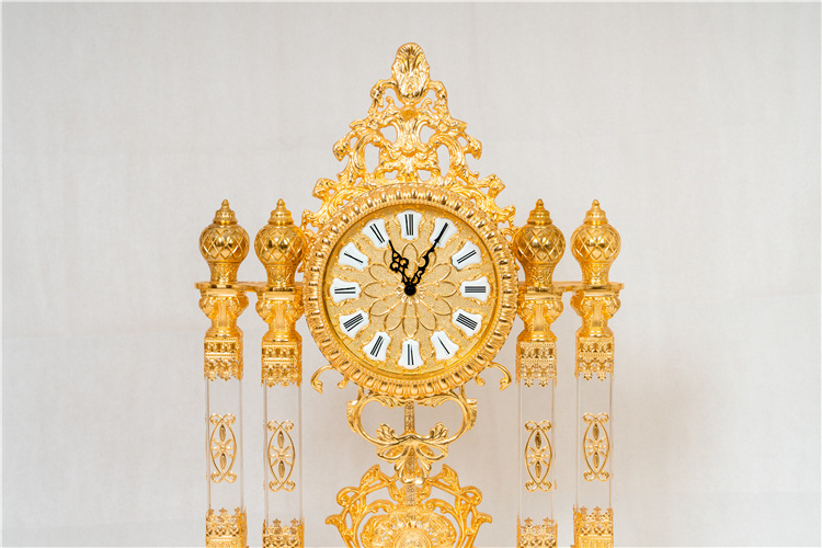 Antique Luxury Style Desk Clock Home Decoration Carved Table Clocks Copper Gold-plated Crystal Table Clock