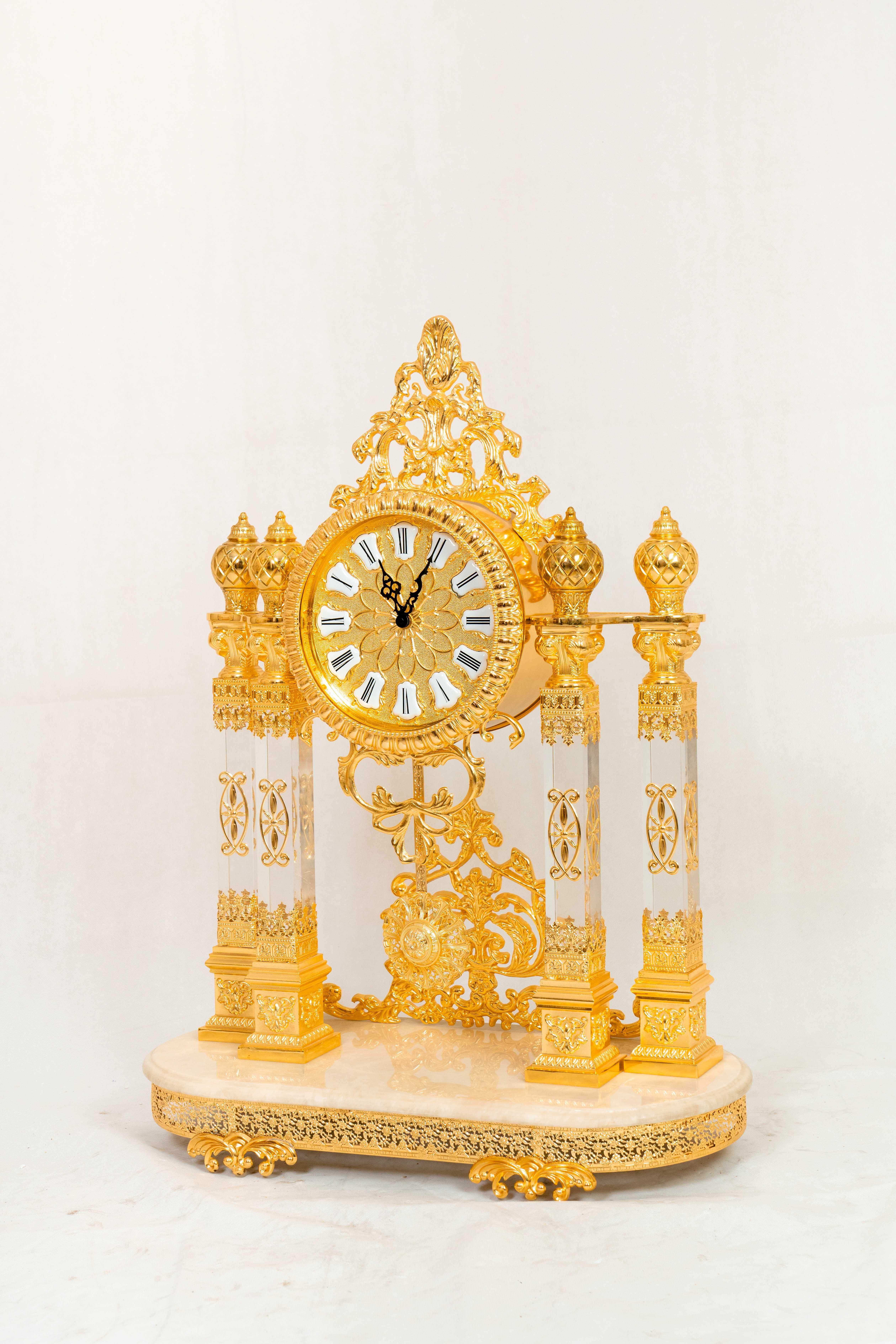 Antique Luxury Style Desk Clock Home Decoration Carved Table Clocks Copper Gold-plated Crystal Table Clock