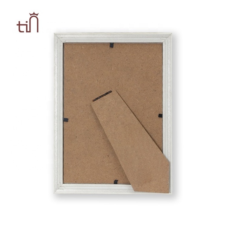 Hot Selling simple White And Customize Low Price Nature Plastic Photo picture Frames Marco De Foto