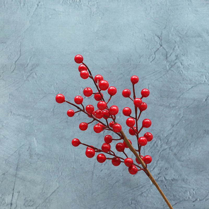 Wholesale Faux Christmas Holly Berry Branches Artificial Red Berry Stem for Holiday Home Decor