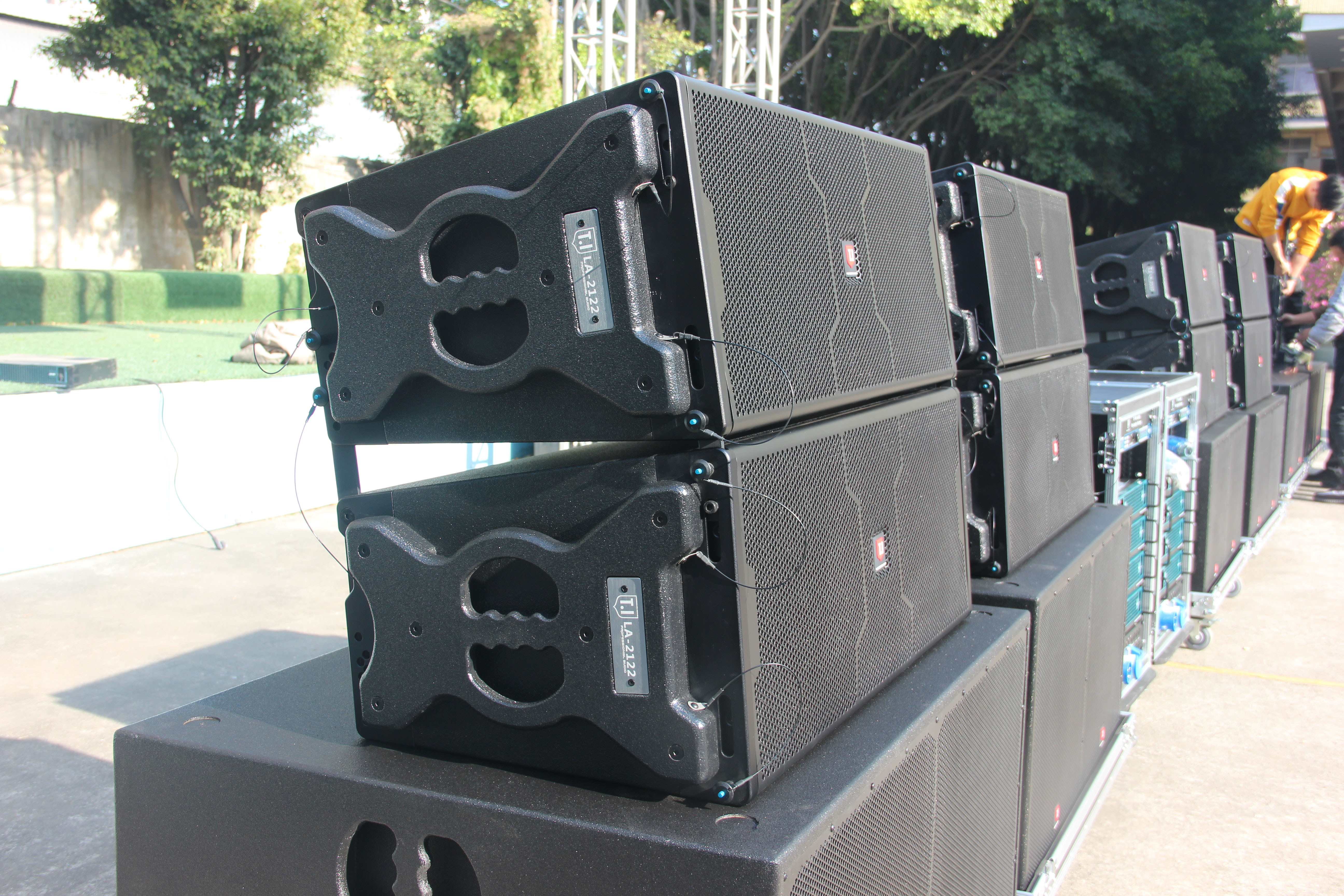 Professional audio line array sound system TI Pro Audio LA2122 dual 12 inch 2 way waterproof line array speaker system