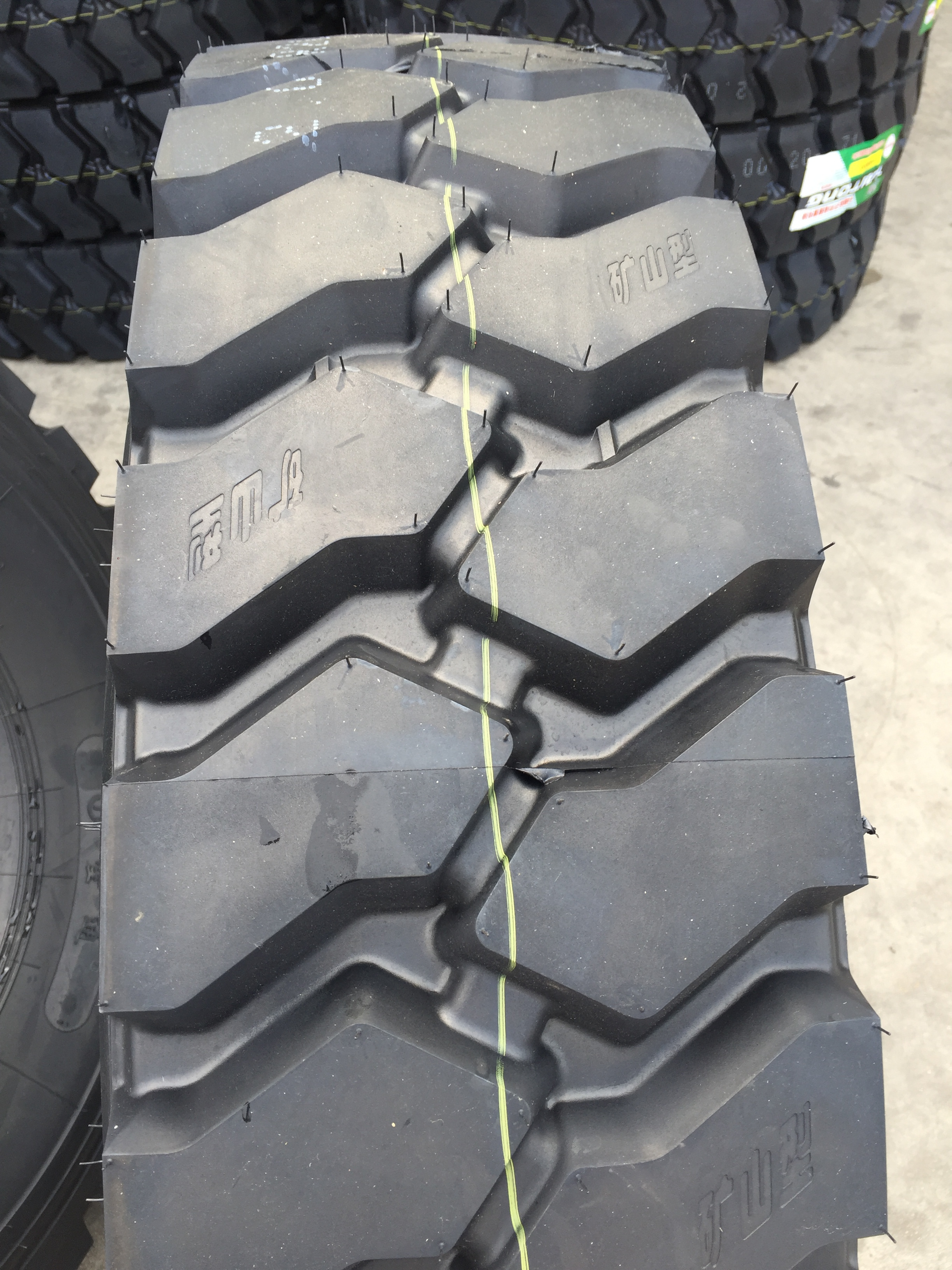 KAPSEN brand Heavy duty semi radial commercial same with Yokohama blacklion truck tire HS715 12.00R20