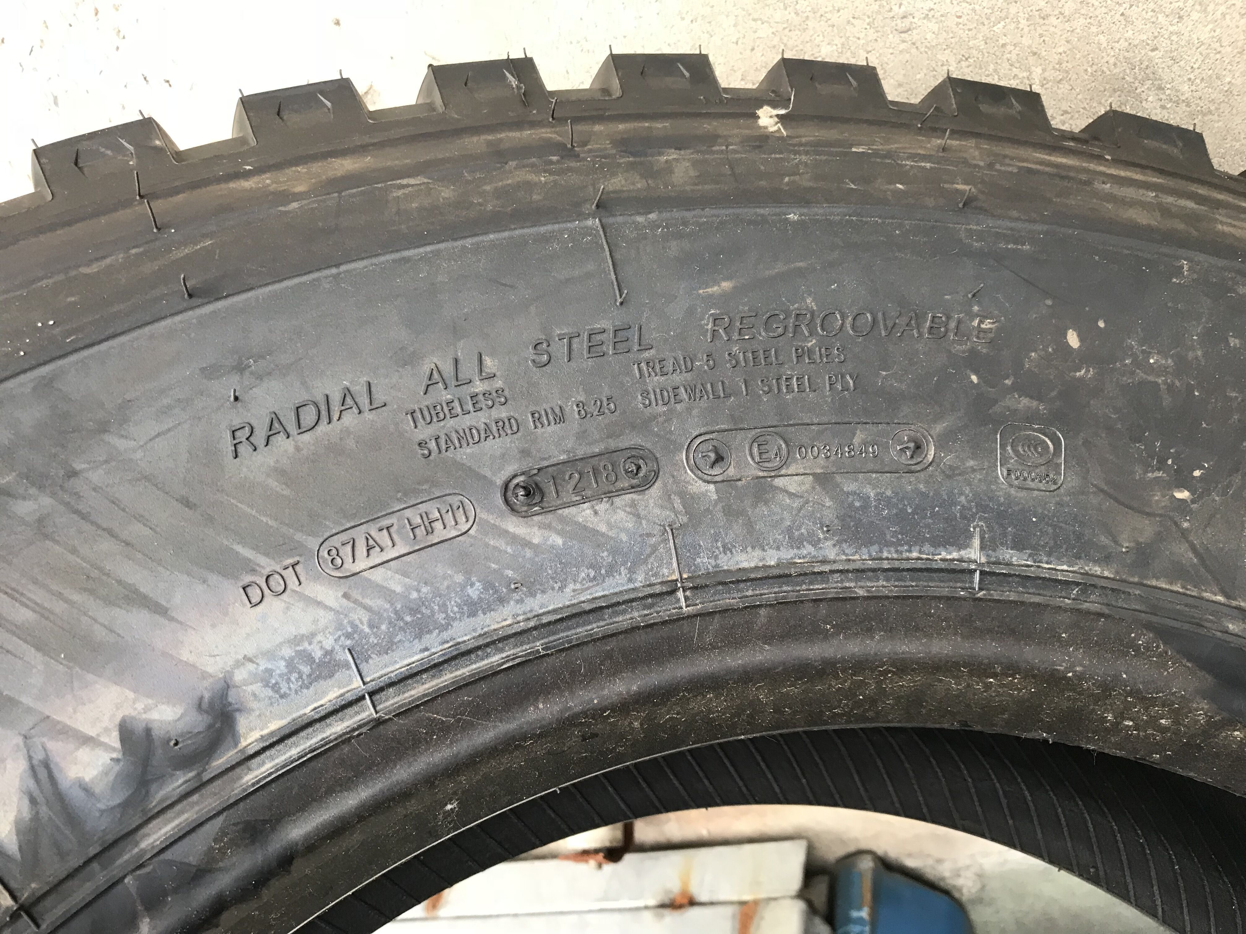 Wholesale truck tires  HS207 11r 24.5  low price commercial tires