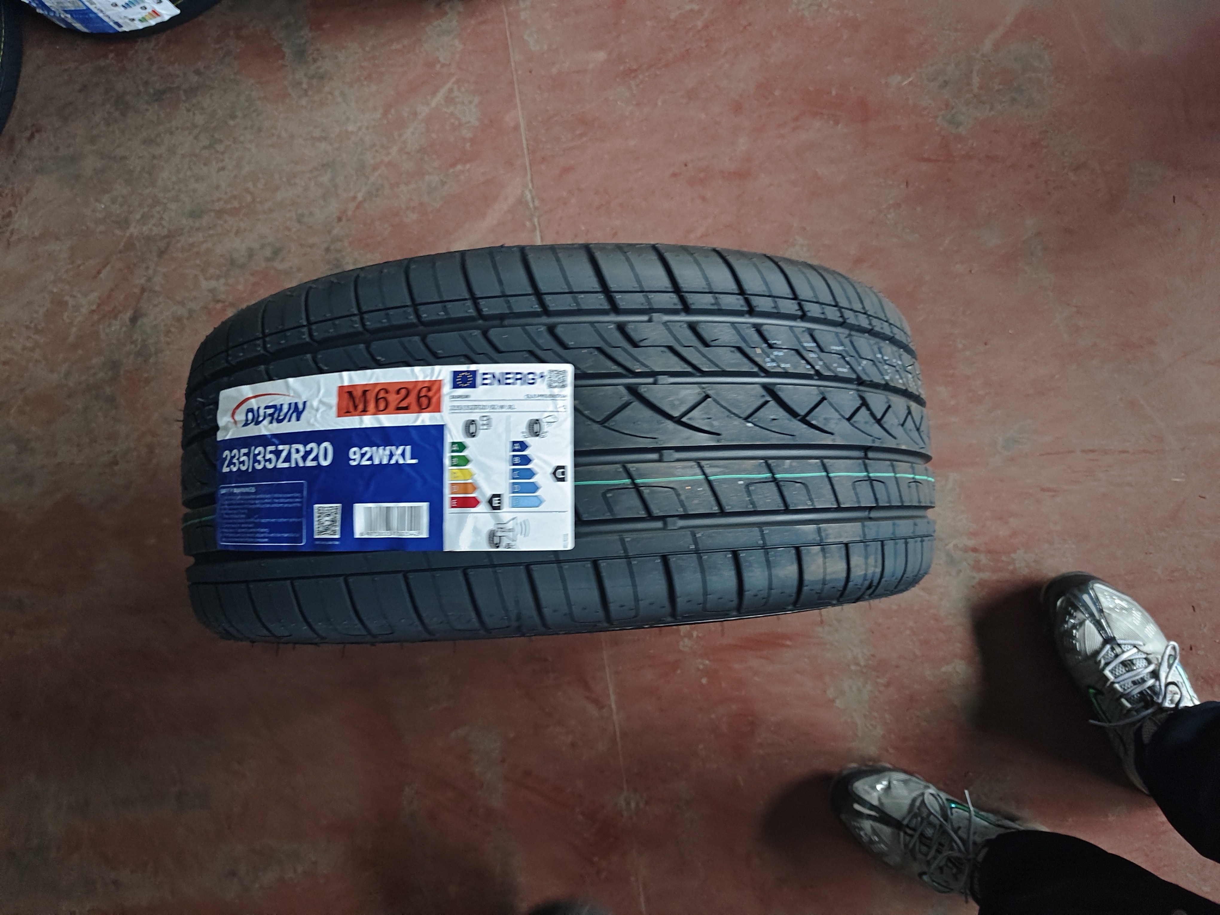 China Factory Hot Sale Ultra High Performance all size 275/40ZR20 M626 Durun Brand New passenger car tires prices