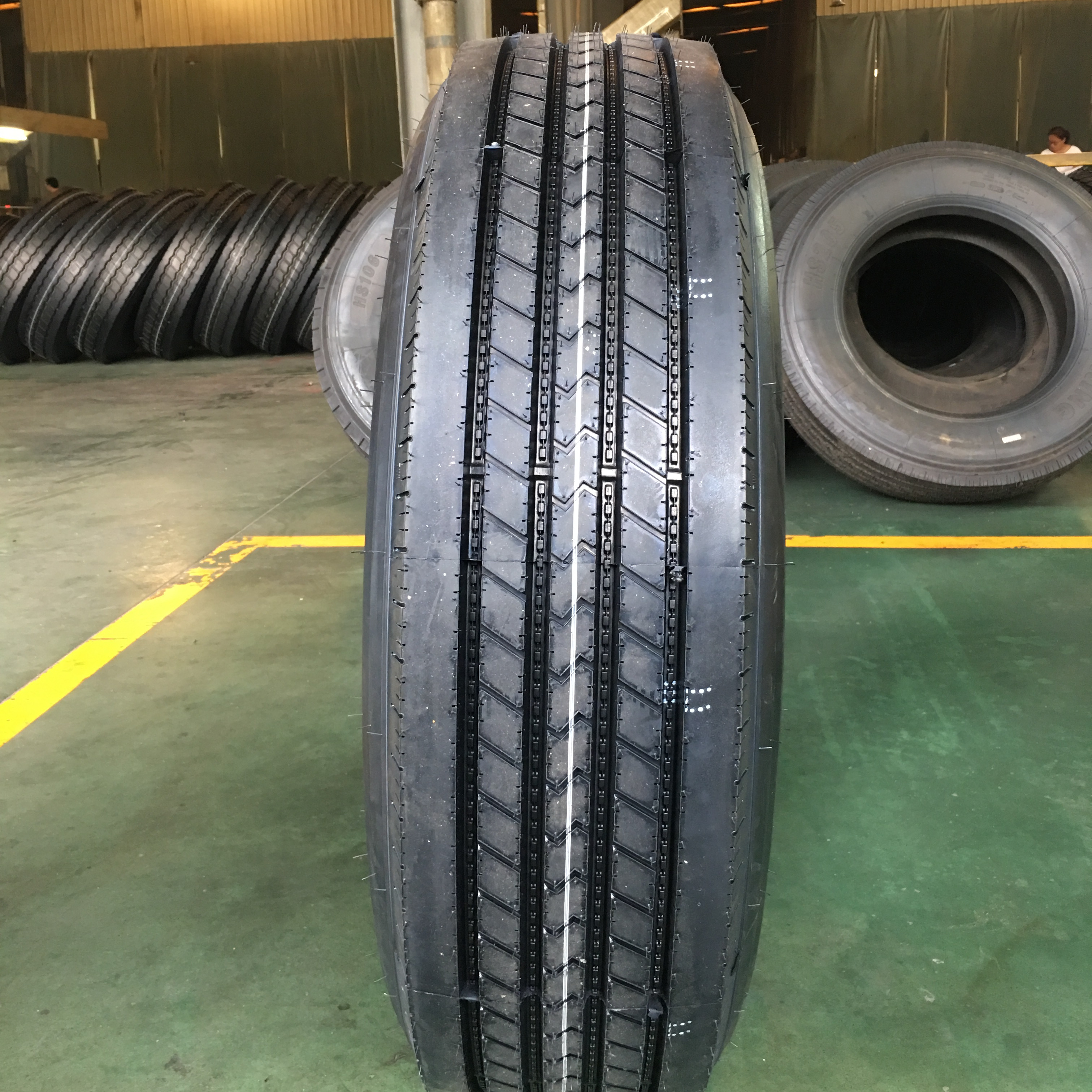 Truck tyres manufacturer Tubeless Truck and Bus Radial Tire 295/75R22.5-16PR ULTRA-HIGH WEAR RESISTANCE