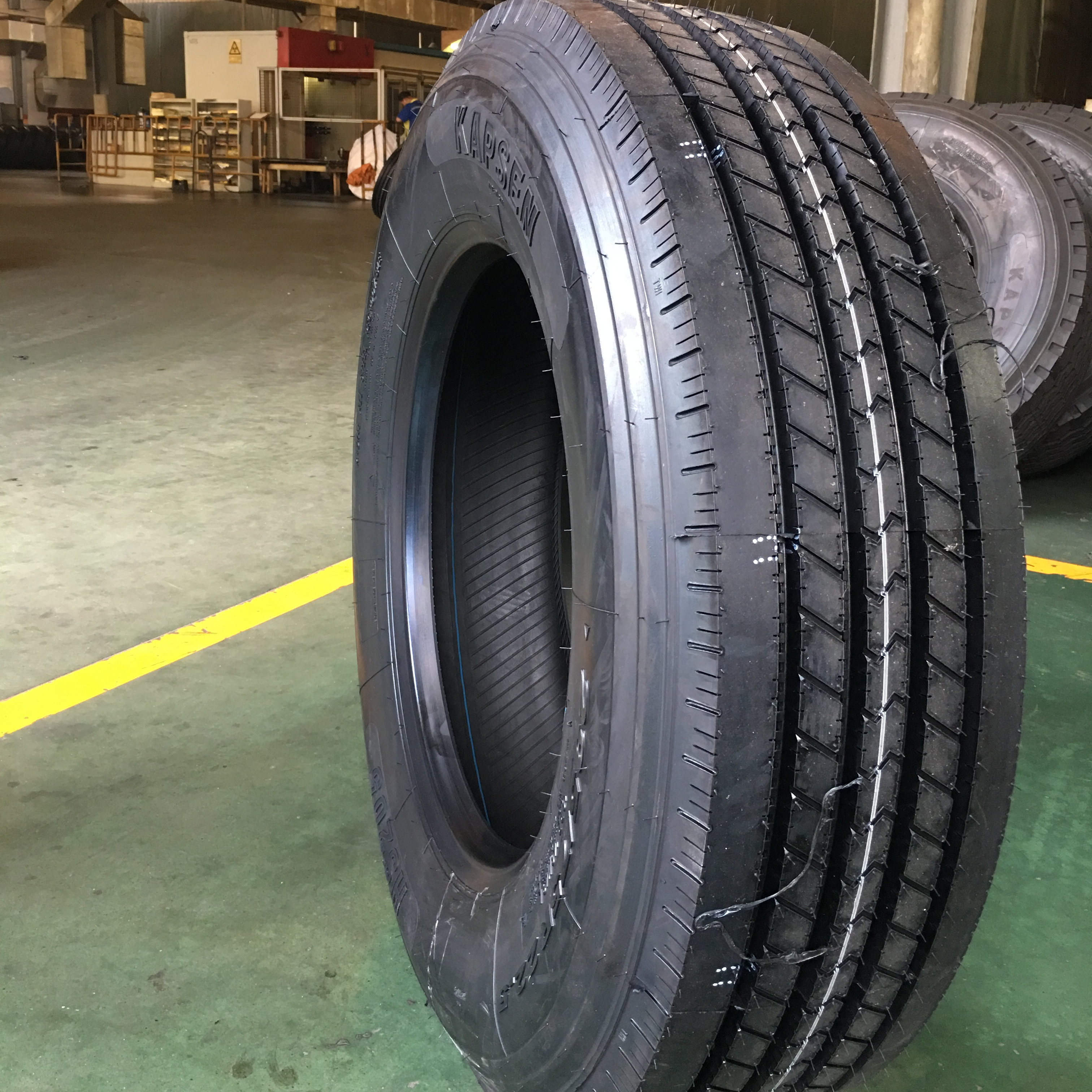 Truck tyres manufacturer Tubeless Truck and Bus Radial Tire 295/75R22.5-16PR ULTRA-HIGH WEAR RESISTANCE