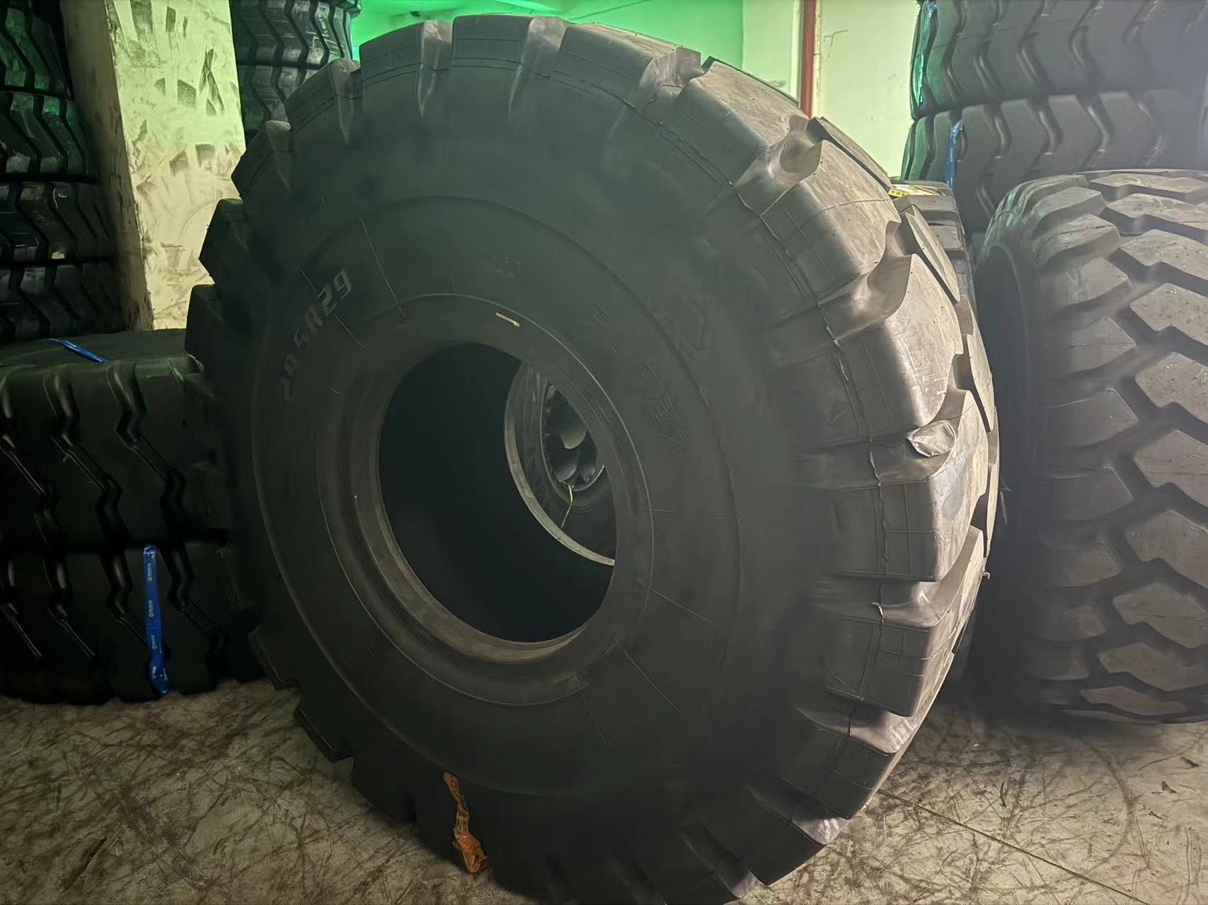 All Steel High Standard Off Road Tyres OTR 29.5R25 35/65R33 E4/L4 Pattern Tires for Underground Mining,Loader