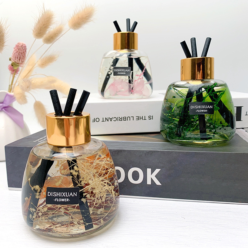 Christmas Gifts Room Oil Air Fragrance Mini Reed Diffuser Set Car Scented Diffusers with Sticks And Non-slip Mat