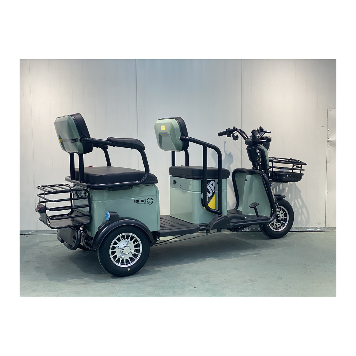 Customization Facility Moto Afrique Battery Operated Disabled People Tricycles Motorises De 8 Place Electric Tricycle