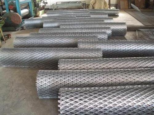 High Quality Pvc Coated Electro galvanized Hot dipped Galvanized Diamond wire netting mesh for farm