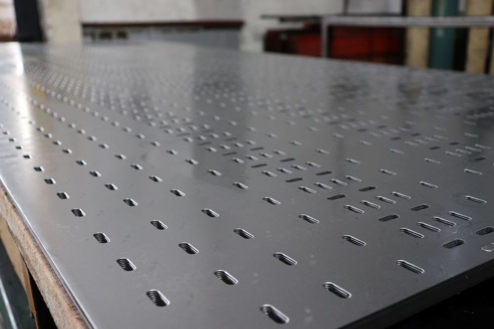 Stainless Steel Anti Slipping Ss Perforated Screen Mesh Sheet 201 304